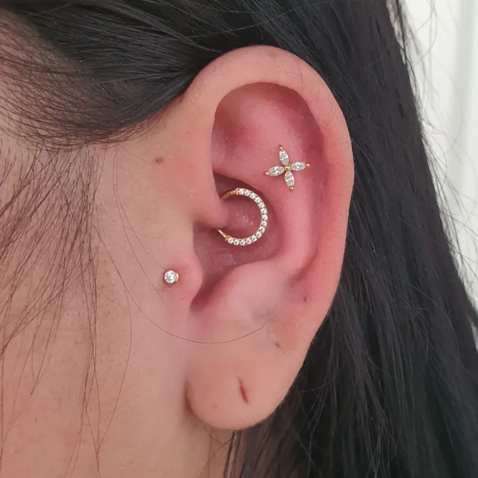 Daith floral, tragus e helix