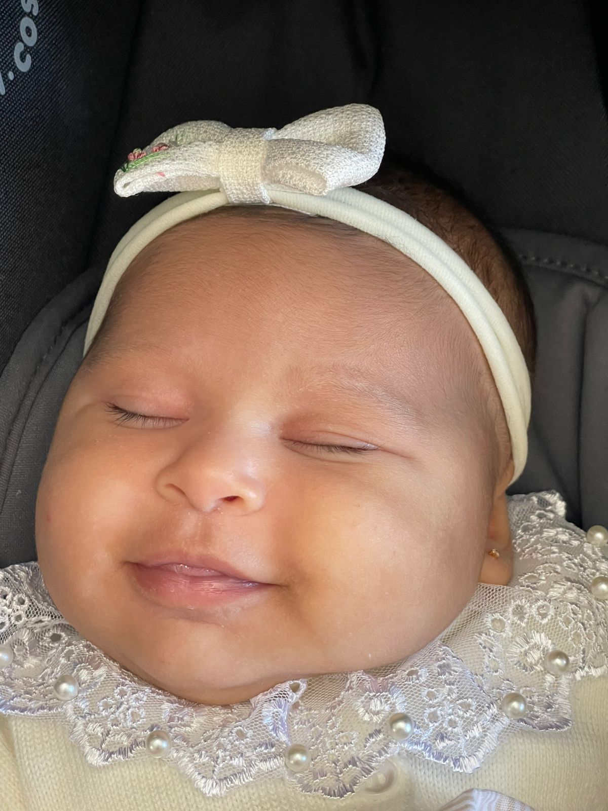 Bebê tranquila após o primeiro furo no Estúdio Aurya